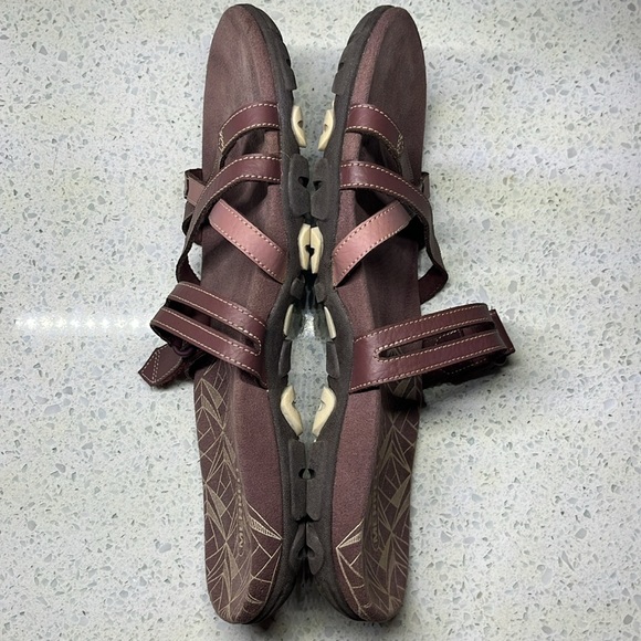 🌸🌸 Merrell Sandals 🌸🌸 - Picture 3 of 6